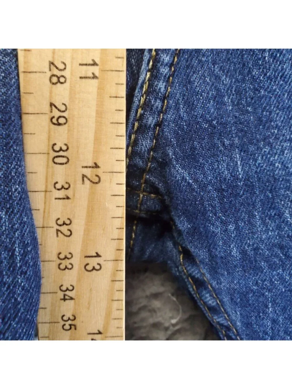 Levis Jeans Mens 38x32 Blue 505 Straight Leg Whiskering Denim *Read*